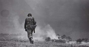Robert Capa e le magnifiche 11 di Omaha Beach Robert Capa - Magnum - Omaha Beach
