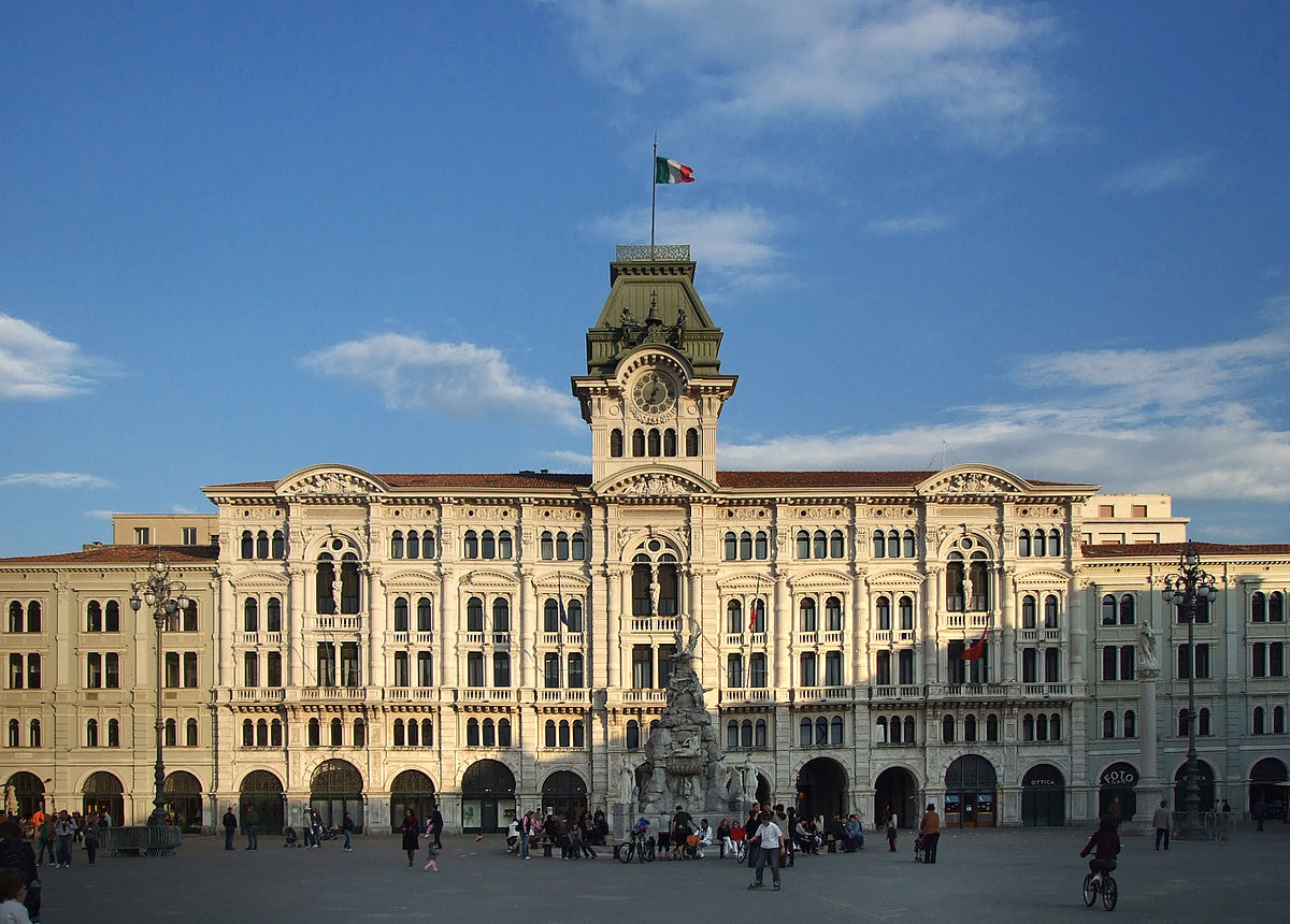 La libreria dell'Antico Caffè San Marco a Trieste