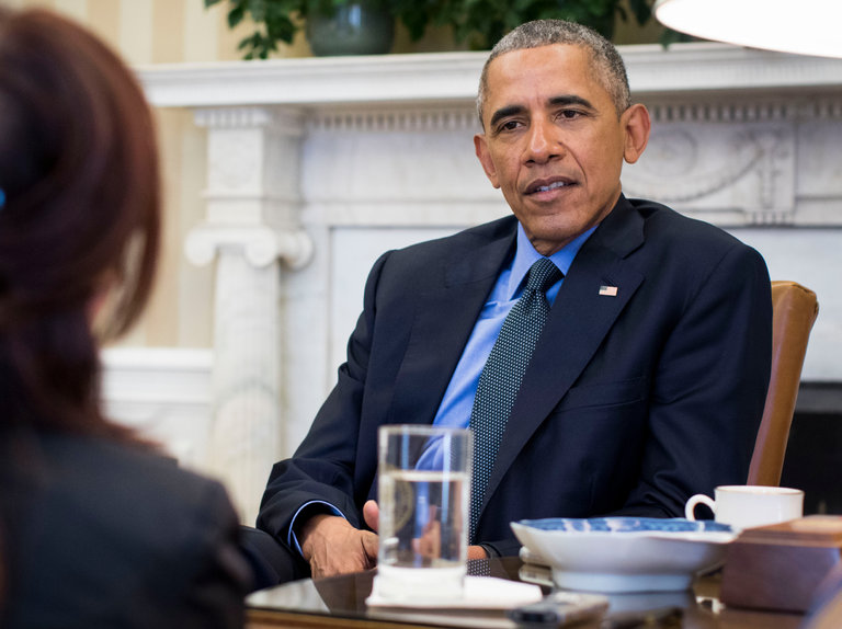 Barak Obama durante l'intervista di Michiko Kakutani